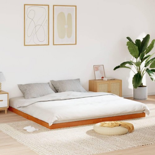 Sengeramme 200×200 cm i massivt fyrretræ - gyldenbrun