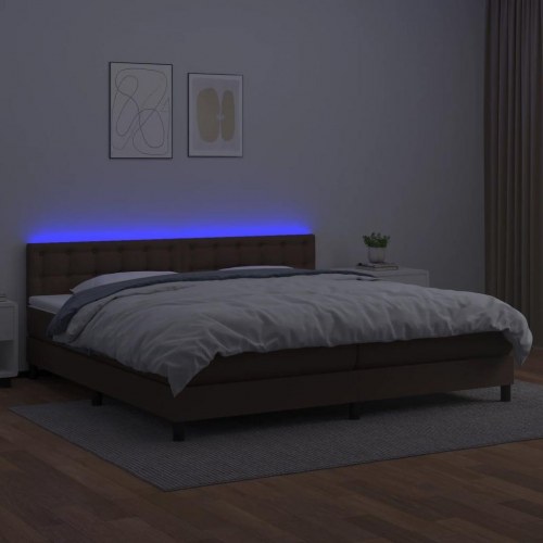 Kontinentalseng med LED-lys 200x200 cm kunstlæder brun