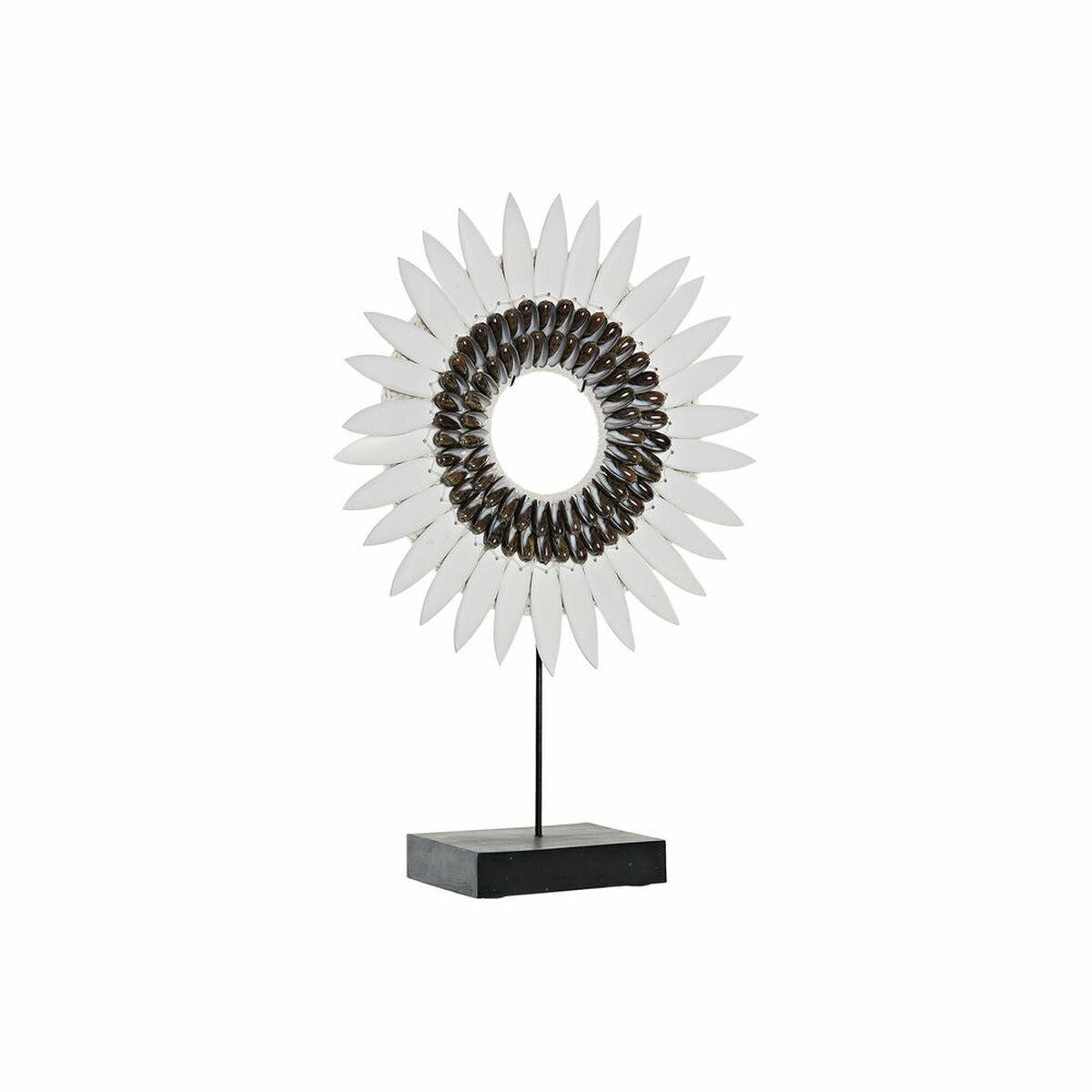 Dekorativ figur i jern og muslinger - 40 x 12 x 56 cm, sort/beige