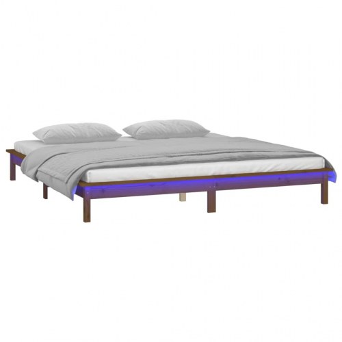 Sengeramme i massivt træ med LED-lys 200×200 cm - gyldenbrun