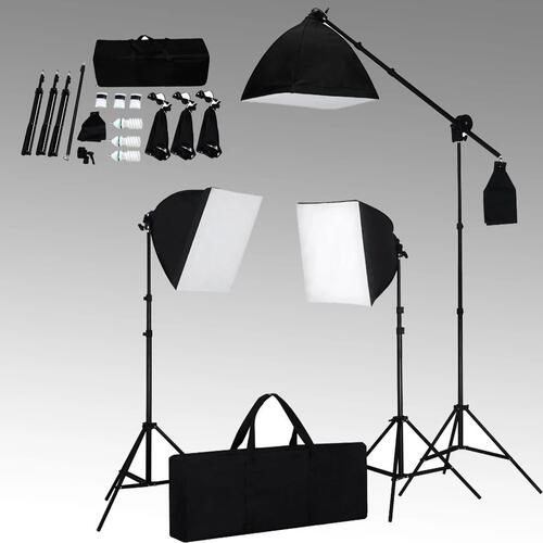 Studieudstyr med softbox-lamper og bagtæpper
