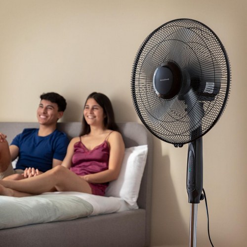 Piedestalventilator med fjernbetjening Airstreem Sort 45 W