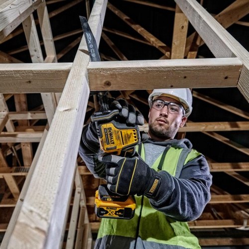 Dewalt DCS369N-XJ 18V XR bajonetsav (solo)