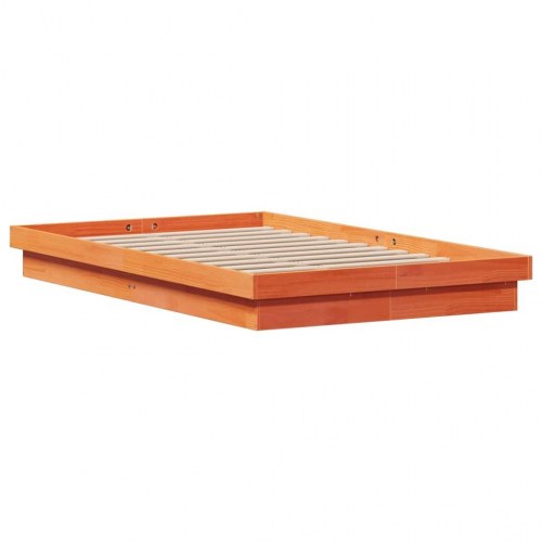 Sengeramme med LED-lys 140x200 cm - massivt fyrretræ, gyldenbrun