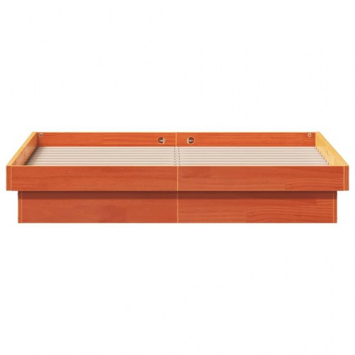 Sengeramme med LED-lys 140x200 cm - massivt fyrretræ, gyldenbrun