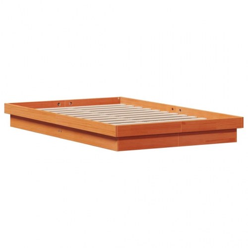 Sengeramme med LED-lys 140x200 cm - massivt fyrretræ, gyldenbrun