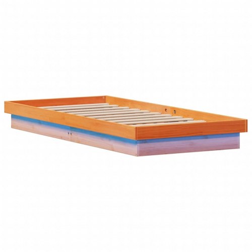 Sengeramme med LED-lys 90x190 cm i massivt fyrretræ - gyldenbrun