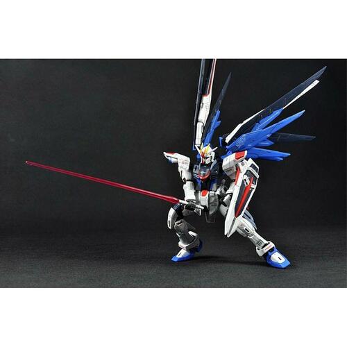 Dekorativ figur Bandai FREEDOM GUNDAM