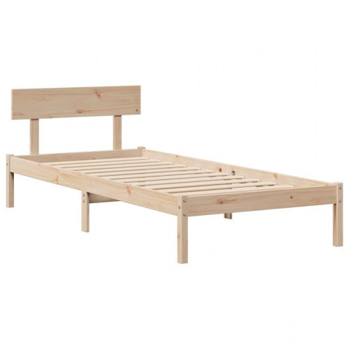 Sengeramme 90x200 cm i massivt fyrretræ med sengegavl og hylder