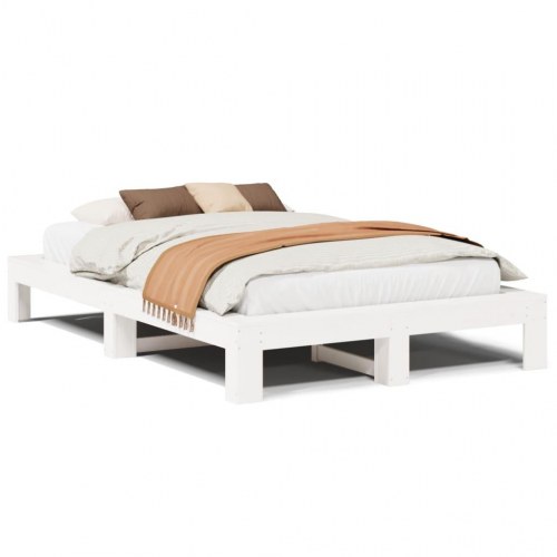 Sengeramme i massivt fyrretræ 135 x 190 cm - hvid
