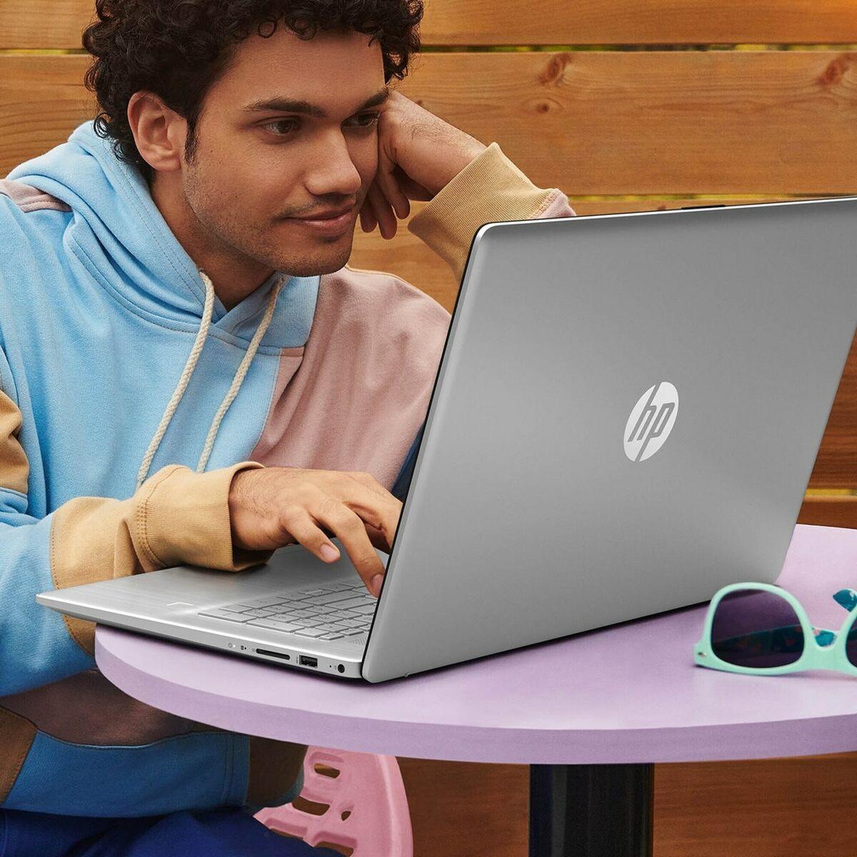 Bærbar computer HP 9R872EA 17,3" 16 GB RAM 512 GB SSD
