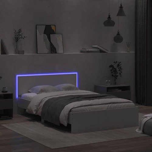 Sengeramme med sengegavl og LED-lys 140 x 190 cm