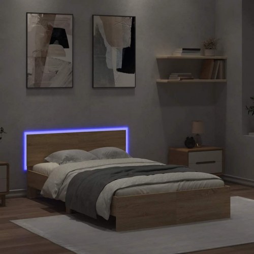Sengeramme med sengegavl og LED-lys 140 x 200 cm - sonoma-eg