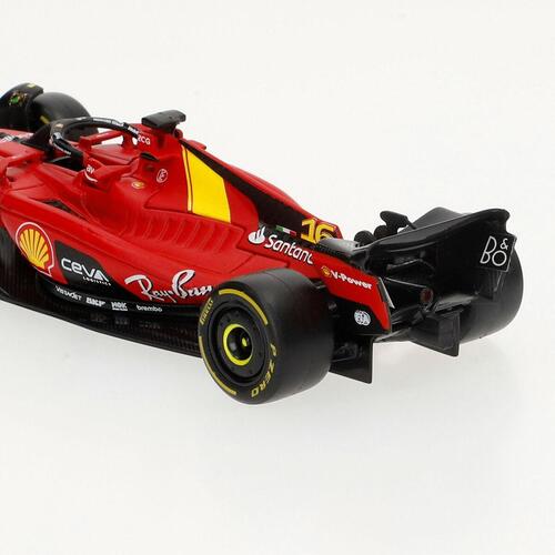 Bil Bburago Ferrari F1 SF23 1:43 2 Dele