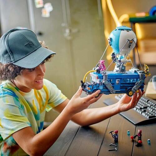 LEGO Fortnite Battle Bus - sæt 77073 (954 dele)