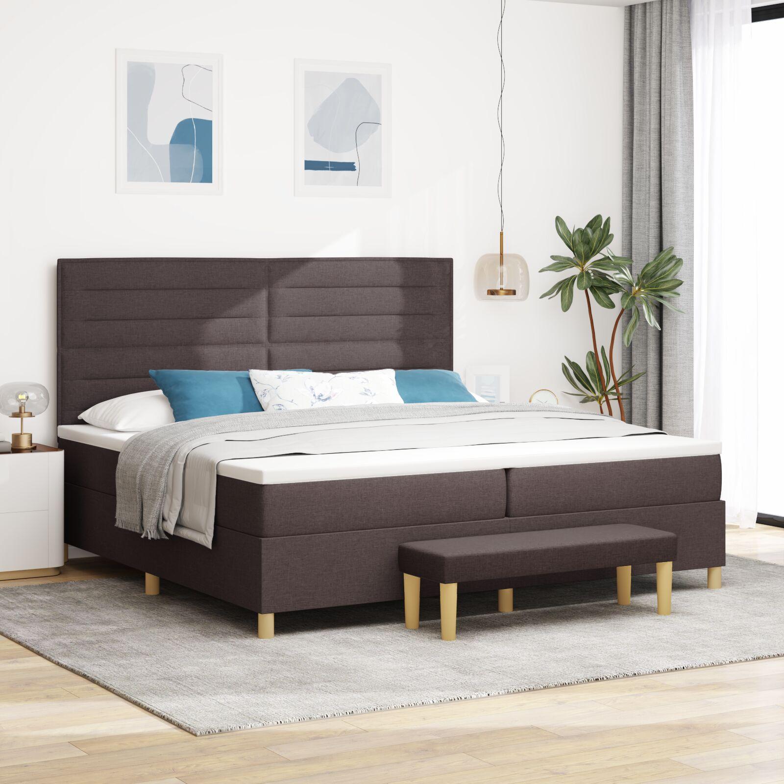 Box Spring Seng med Madras & Bænk Mørk Brun 200x200 cm Stof