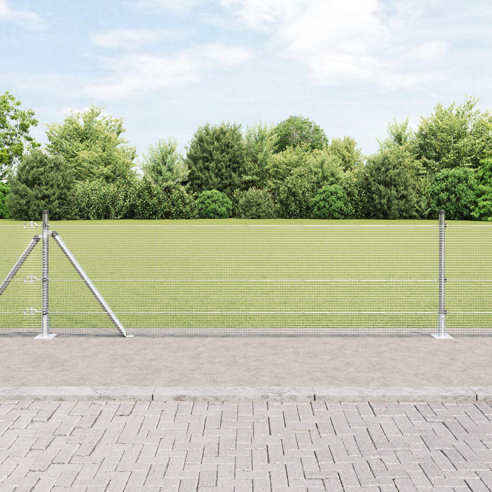 Svejset trådhegn med betonsokkel 100 × 0,5 m - sølv
