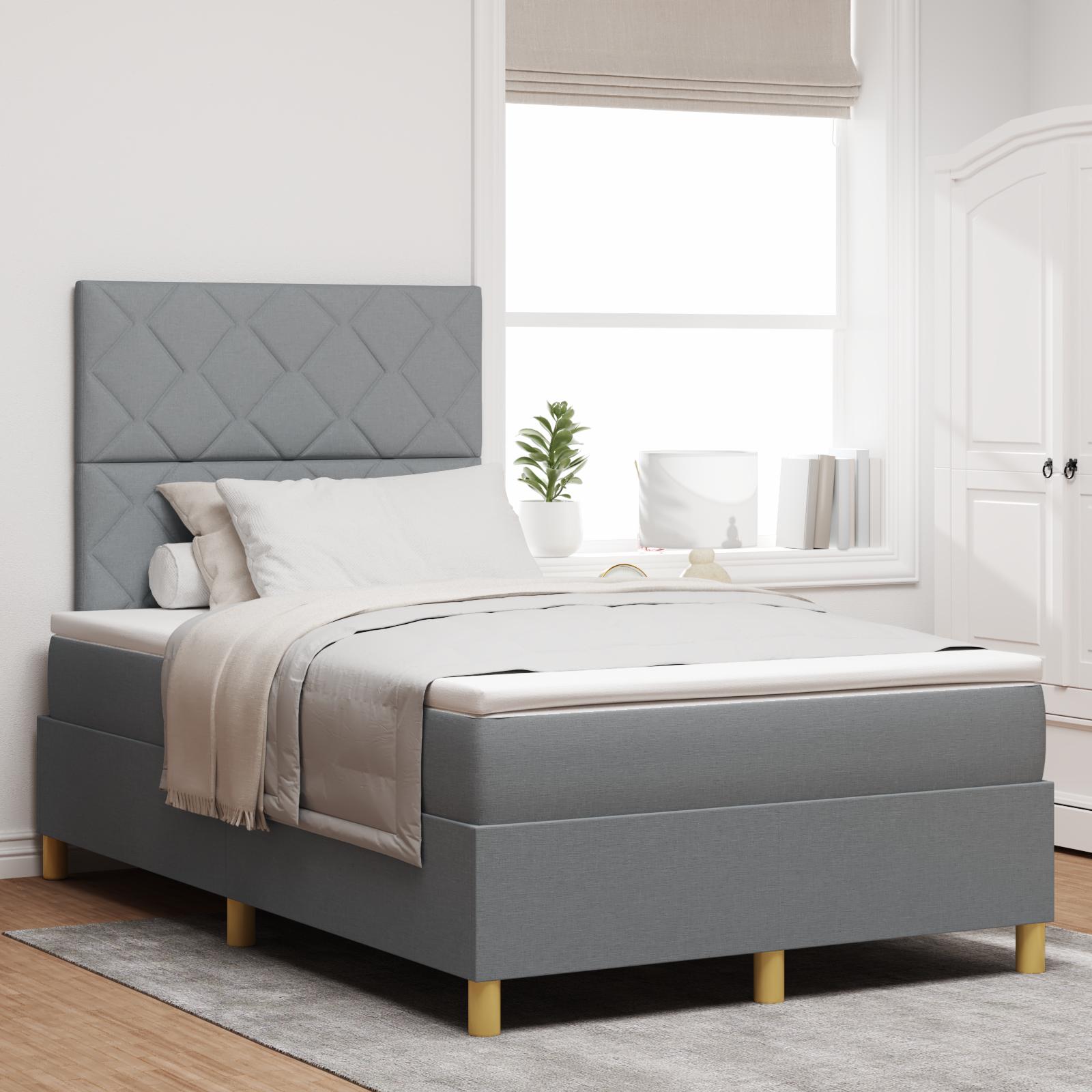 LED Box Spring Bed med madras Lysegrå 120 x 200 cm Stof